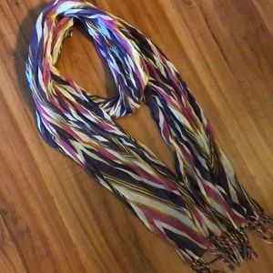 Light weight chevron scarf